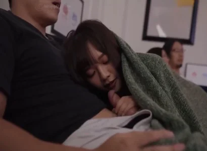 Cô em họ tinh nghịch tinh nghịch