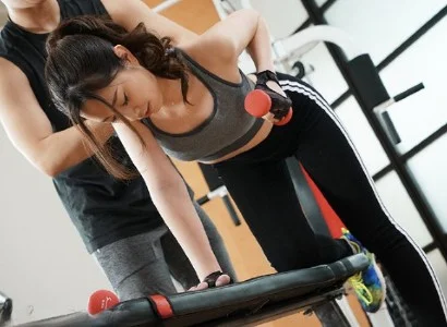 Cả hai lên giường với nhau
